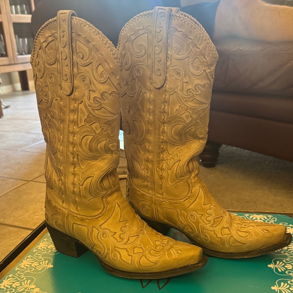 Women's Tan Heeled Boots